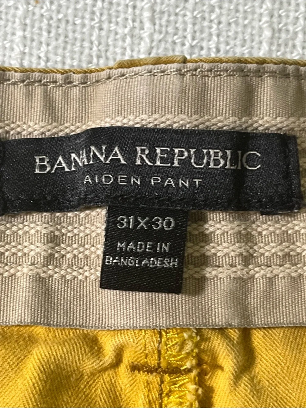Banana Republic Men's Chinos in Mustard Yellow Size 31/30